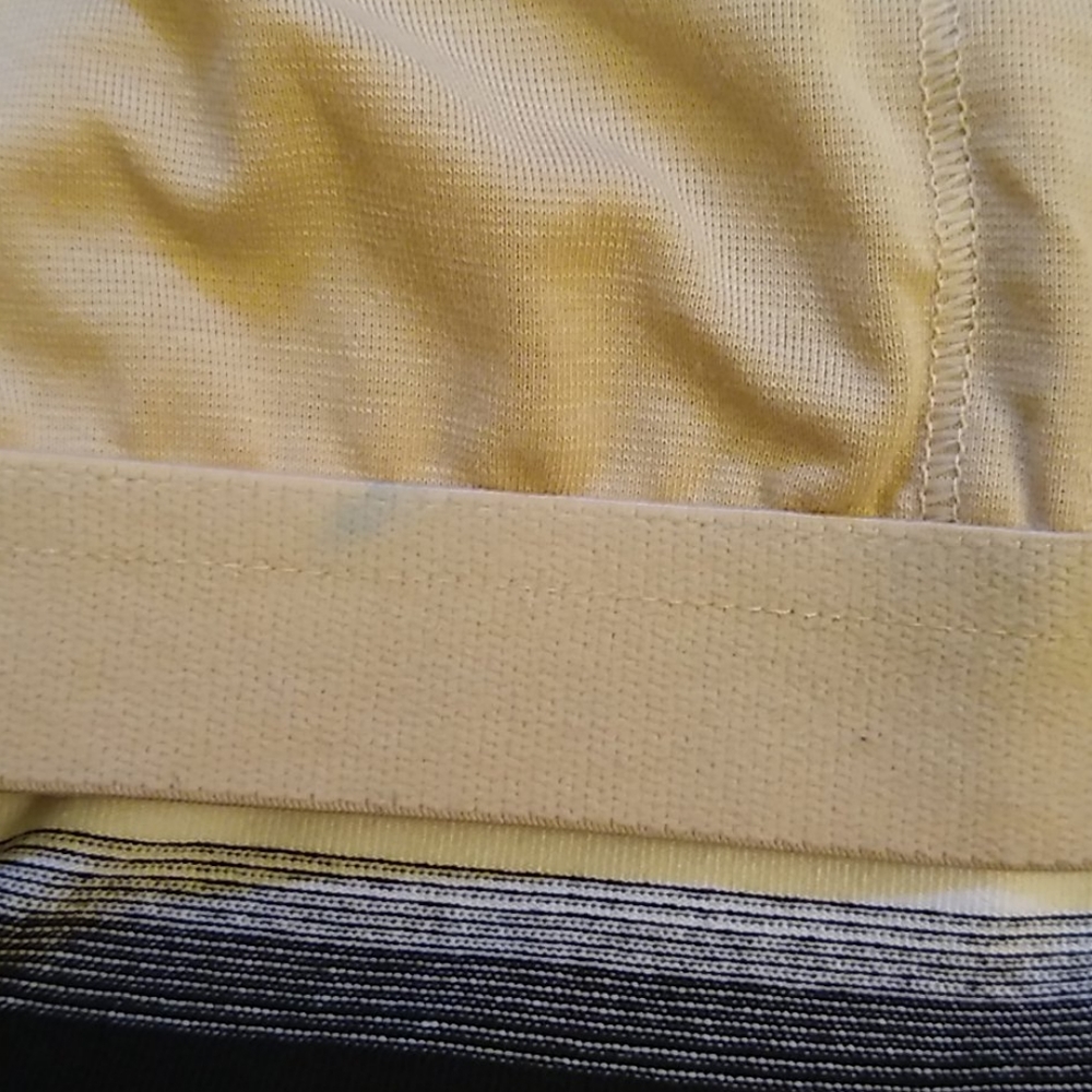EUC Lululemon Power Y Tank Size 6 - Picture 5 of 6